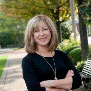 Meet your Posher, Elizabeth